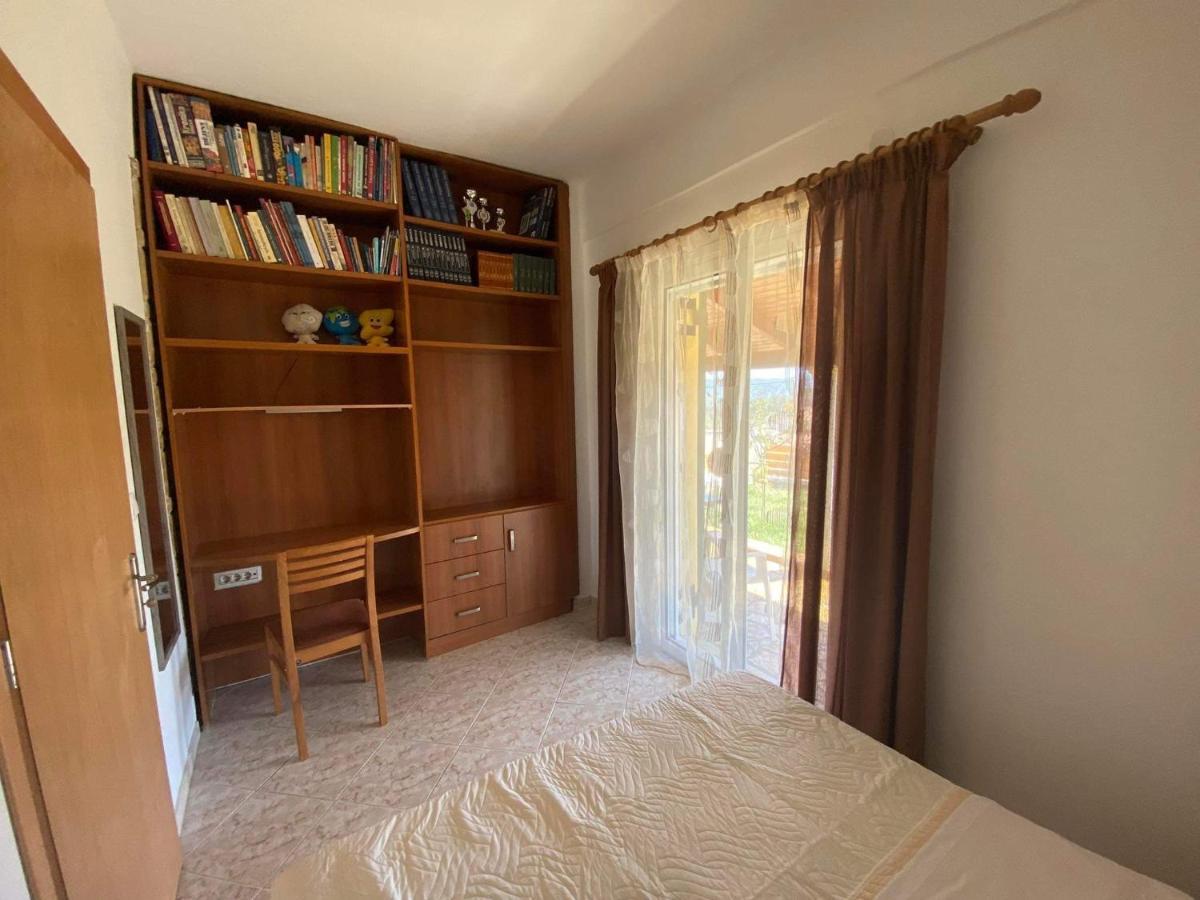 Villa Theo Marathias  Exterior photo