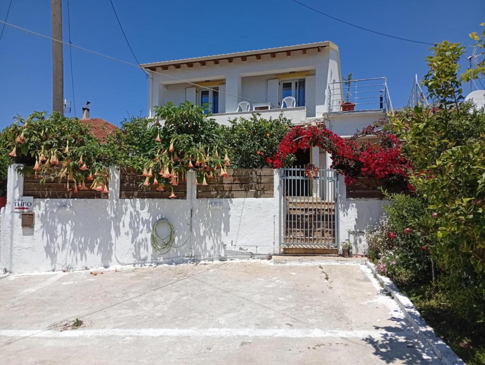 Villa Theo Marathias  Exterior photo